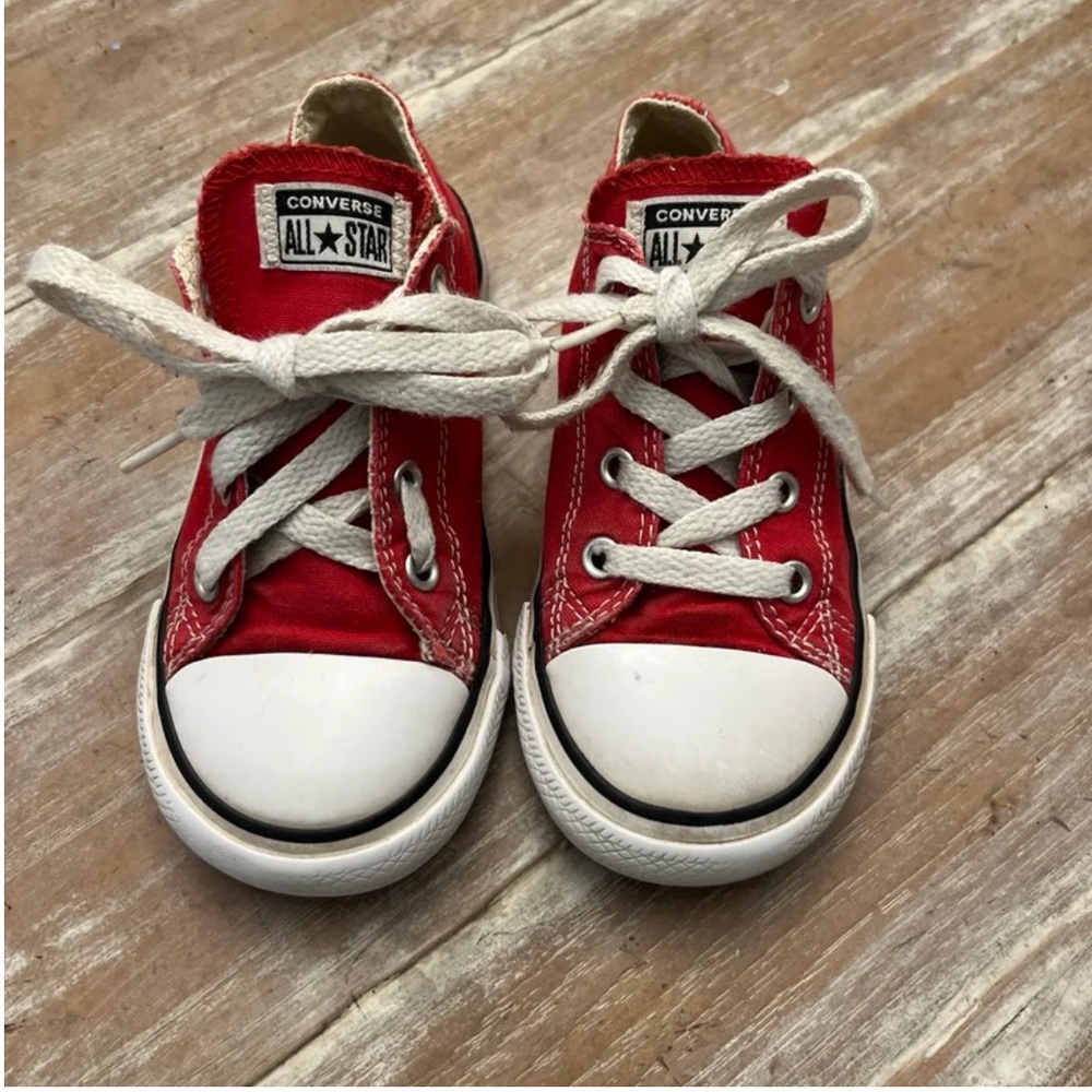 Converse All Stars little girls size 9